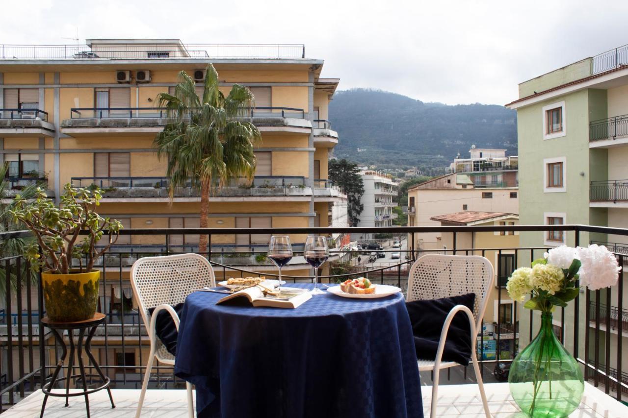 Casa Derosa In Sorrento Centro Apartman Kültér fotó