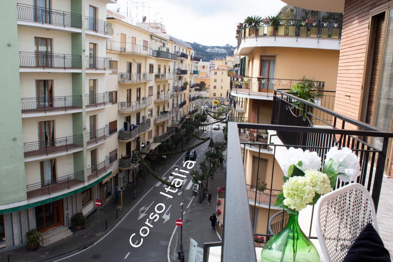 Casa Derosa In Sorrento Centro Apartman Kültér fotó